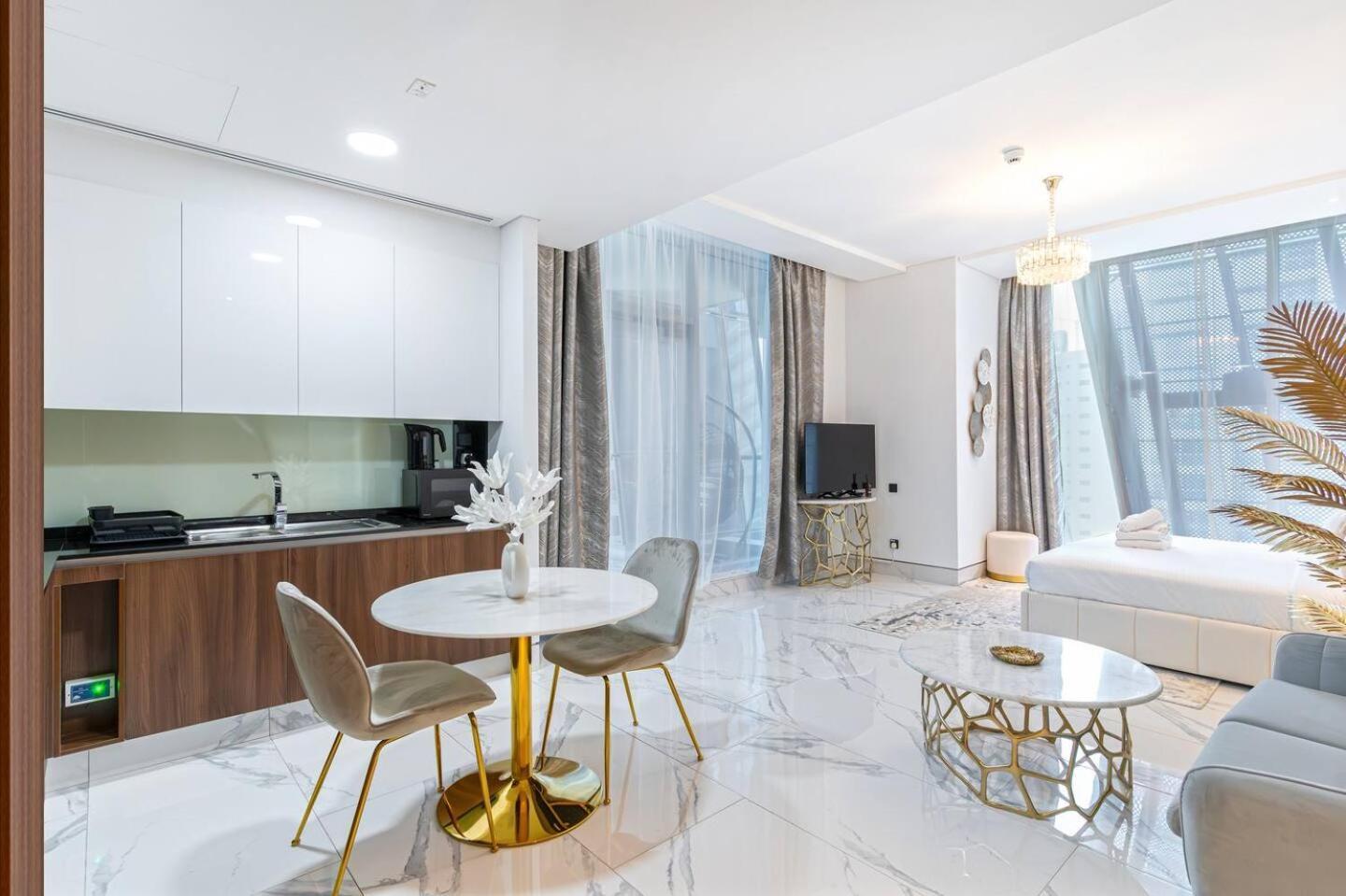 Apartment Futuristic Studio13 Min Walk To Burj Khalifa
