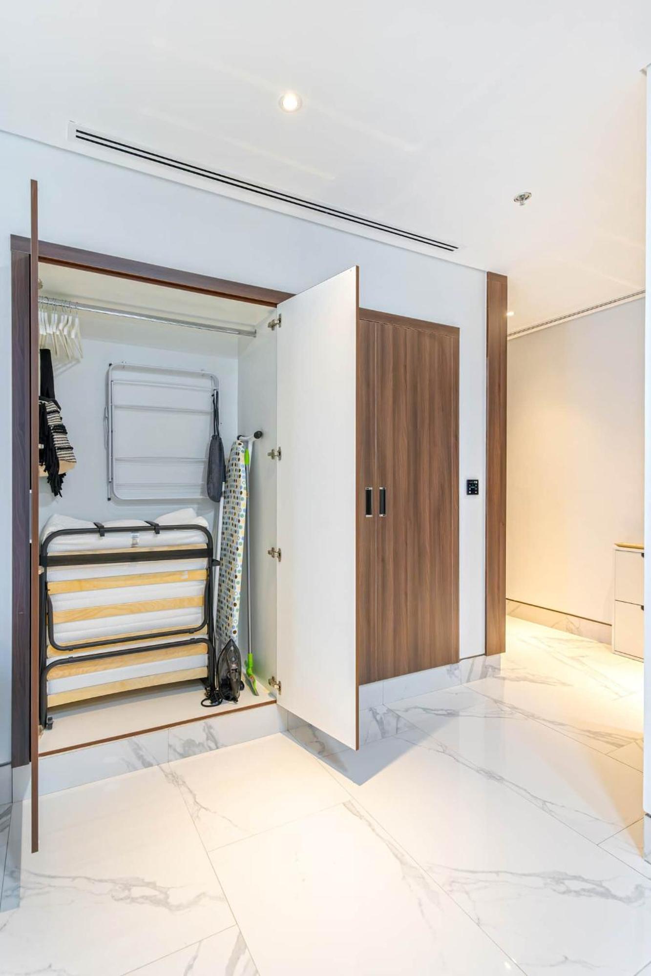 Futuristic Studio13 Min Walk To Burj Khalifa * Dubai