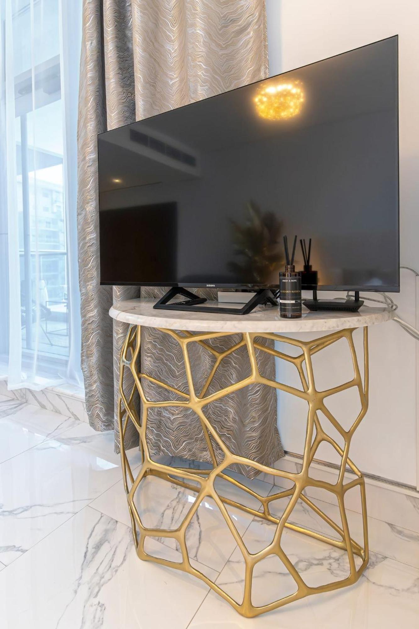 Futuristic Studio13 Min Walk To Burj Khalifa Apartment Dubai