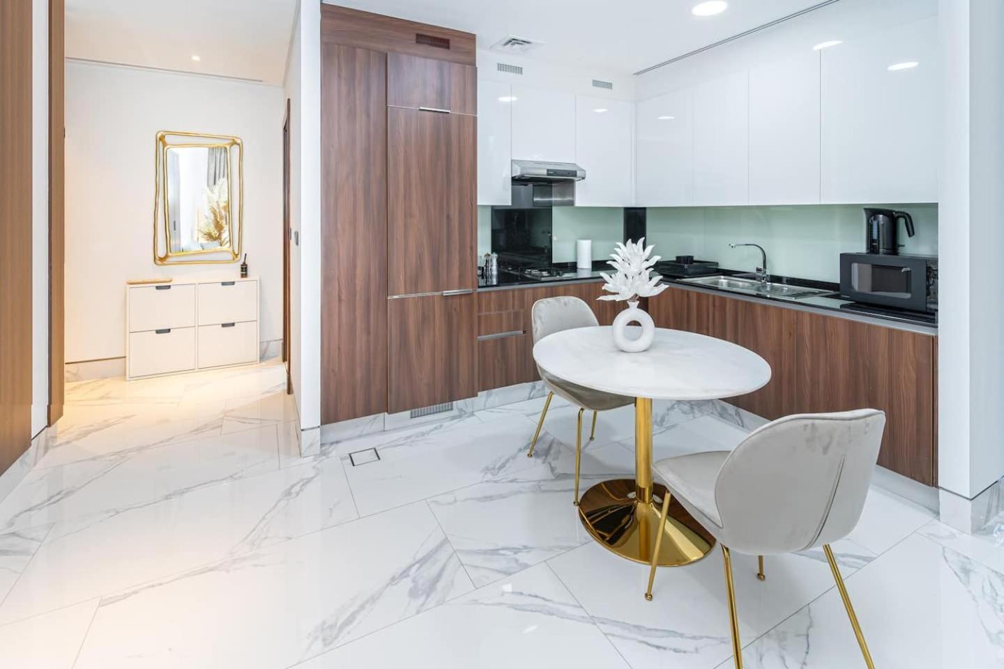 Futuristic Studio13 Min Walk To Burj Khalifa * Dubai