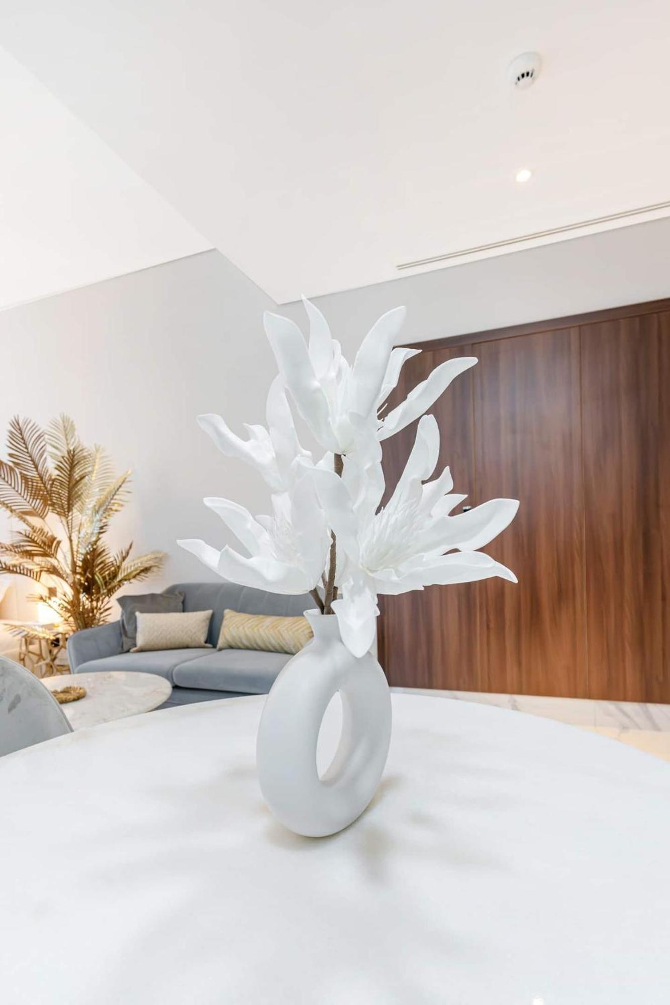 Apartment Futuristic Studio13 Min Walk To Burj Khalifa *