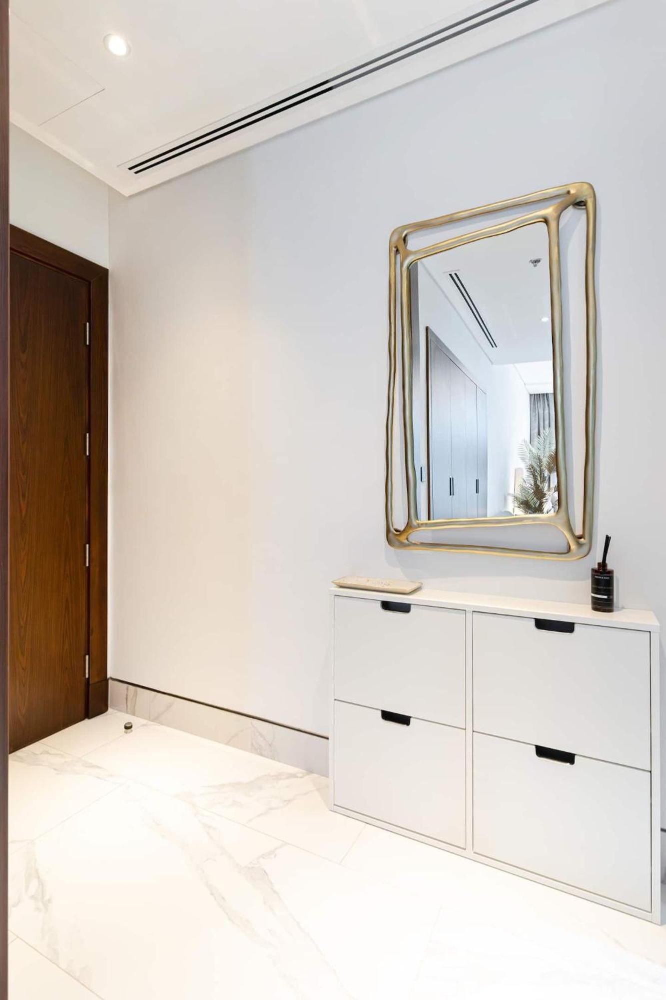 Futuristic Studio13 Min Walk To Burj Khalifa Apartment